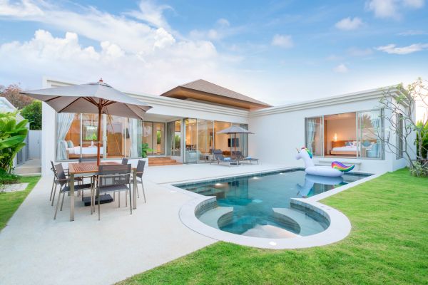 Cost of Pool Deck Pouring in Annapolis